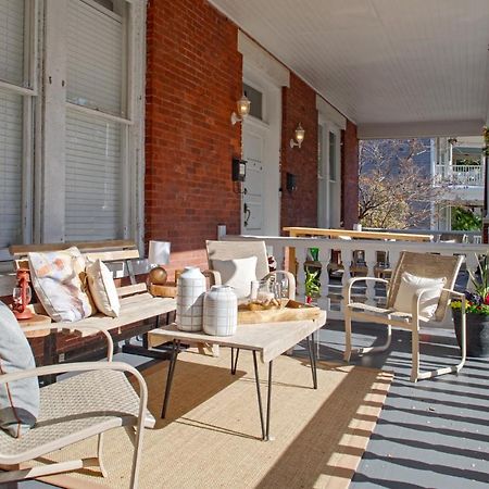 2 Bedroom Newly Renovated Townhome In Historic Savannah Exterior photo