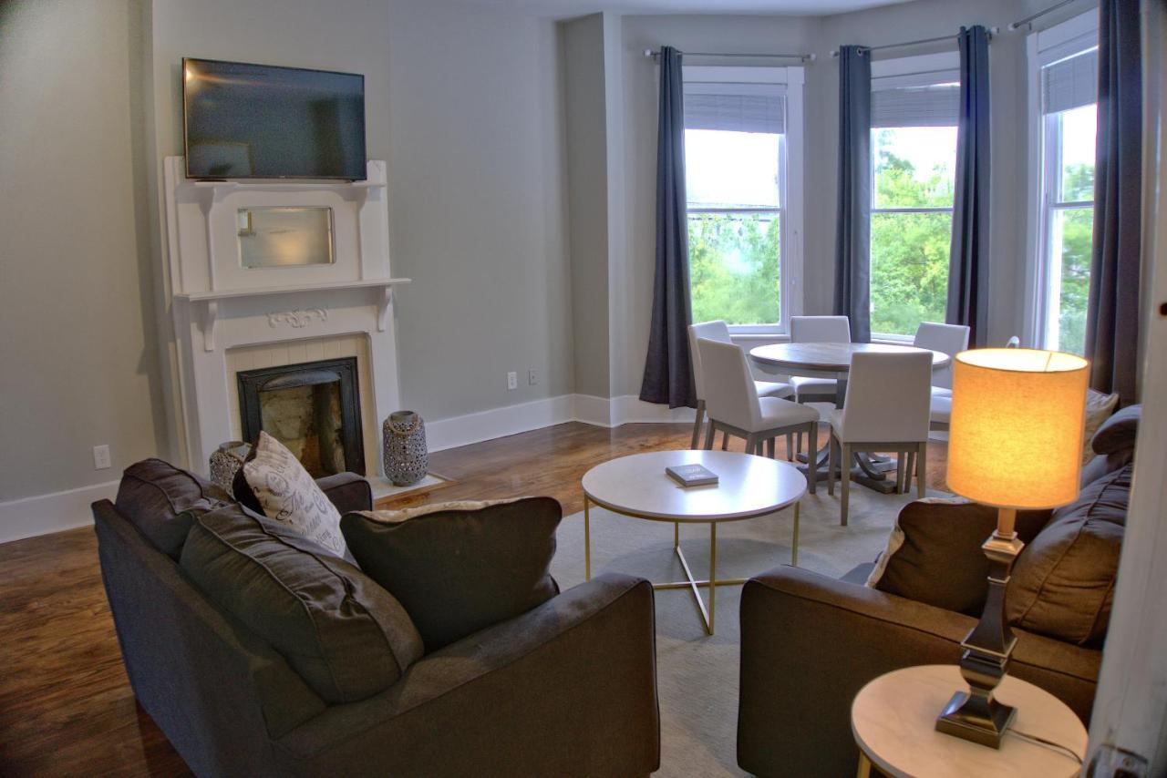 2 Bedroom Newly Renovated Townhome In Historic Savannah Exterior photo