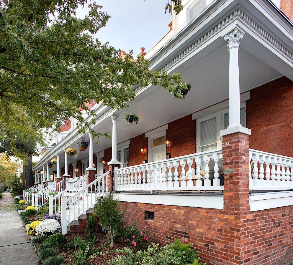 2 Bedroom Newly Renovated Townhome In Historic Savannah Exterior photo